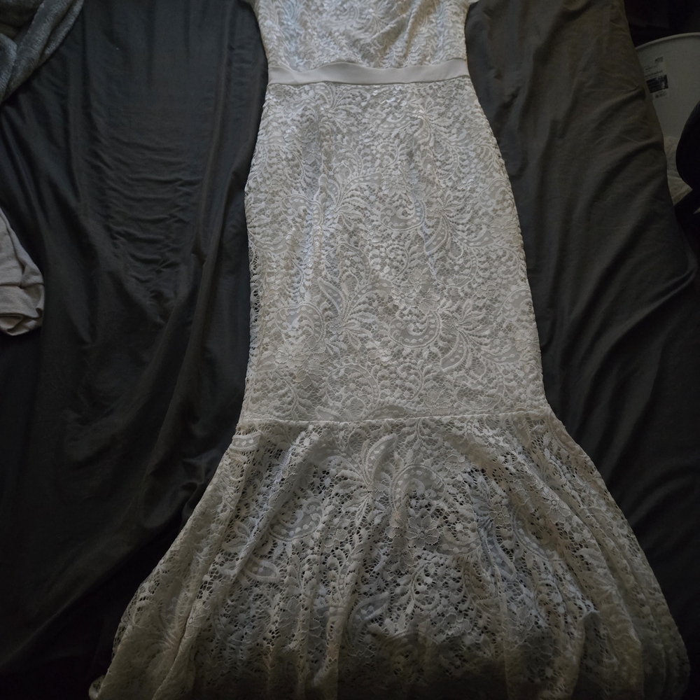 Sophisticated Cream Lace Wedding Dress